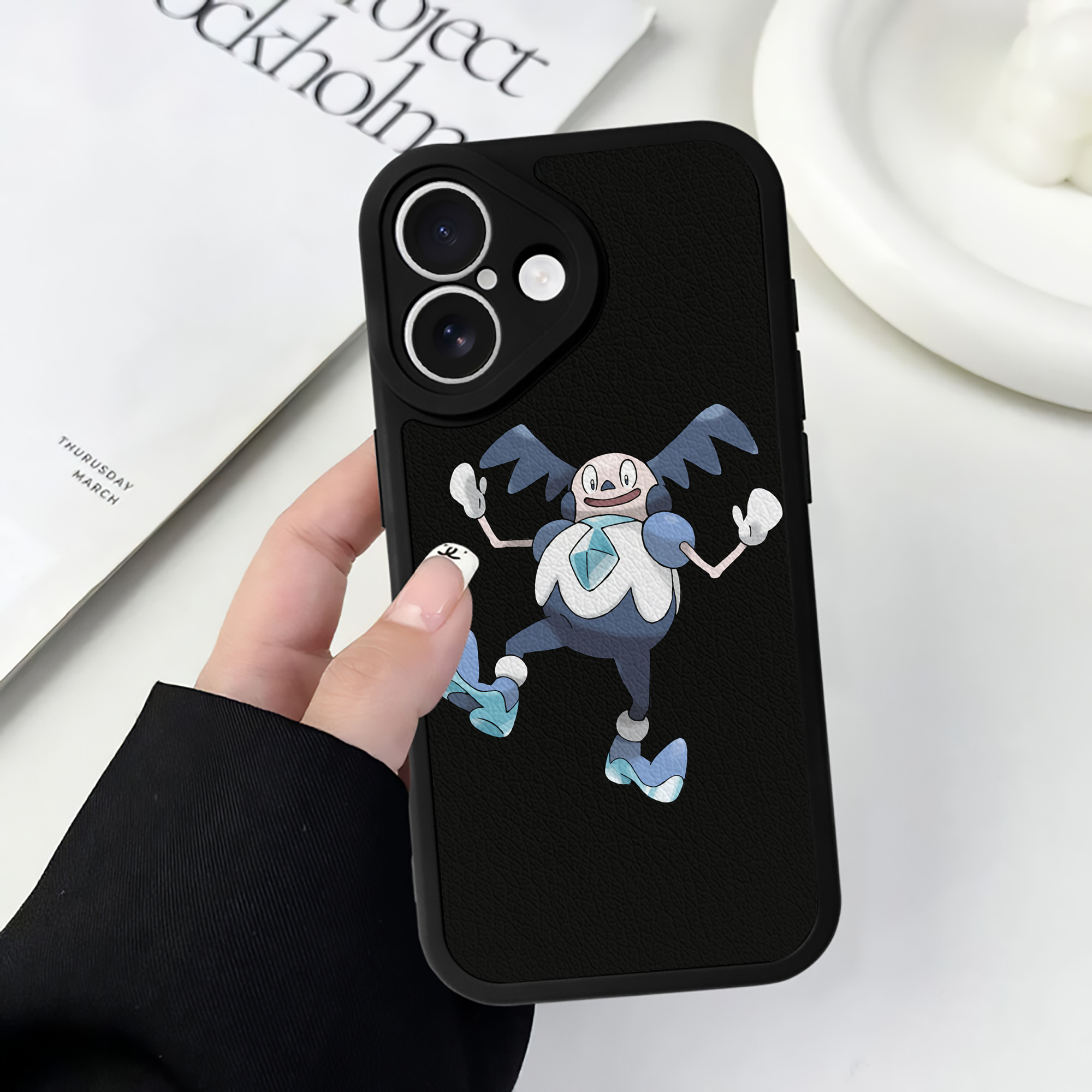 （画像用） ポケットモンスター Pokémon 【iPhone 16シリーズ対応】シリコンスマホケース（レザー調） 材質：シリコン